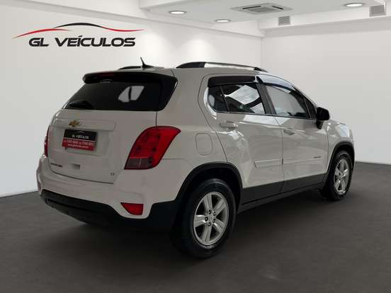 CHEVROLET-TRACKER-2018