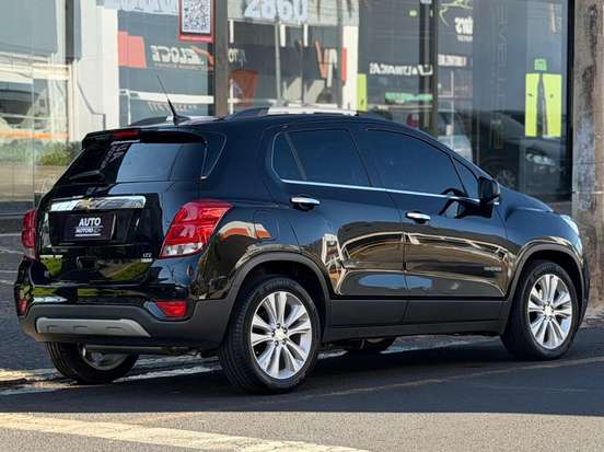CHEVROLET-TRACKER-2017