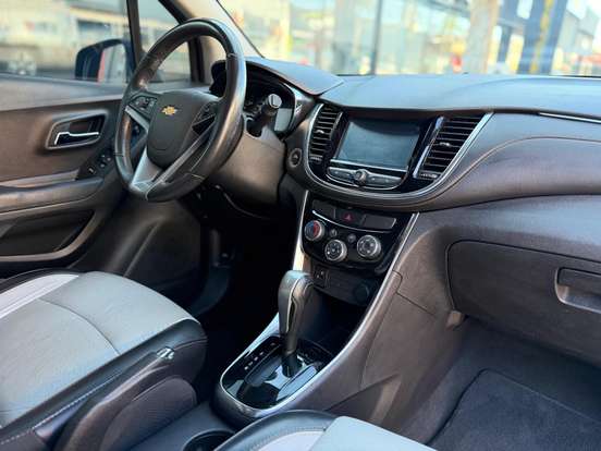 CHEVROLET-TRACKER-2017
