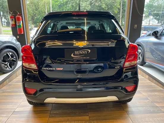 CHEVROLET-TRACKER-2017