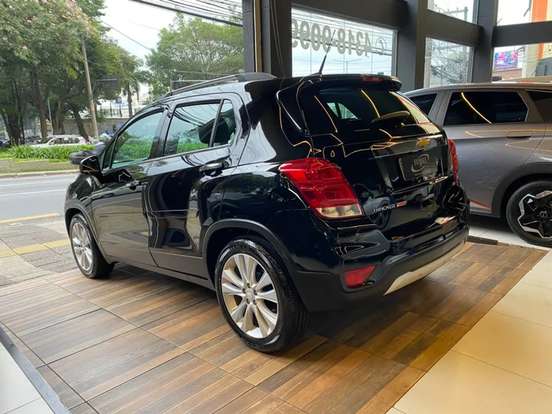 CHEVROLET-TRACKER-2017