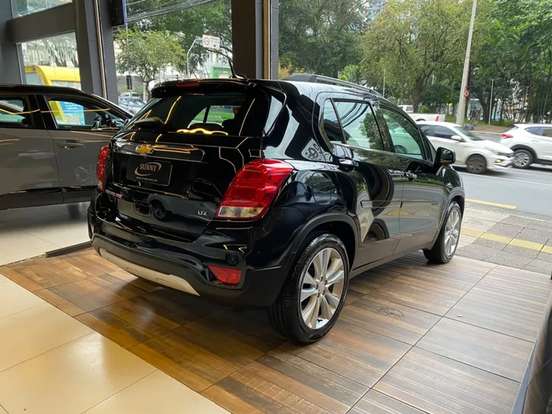 CHEVROLET-TRACKER-2017