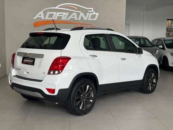 CHEVROLET-TRACKER-2017