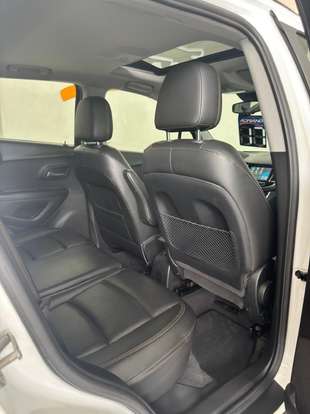 CHEVROLET-TRACKER-2017