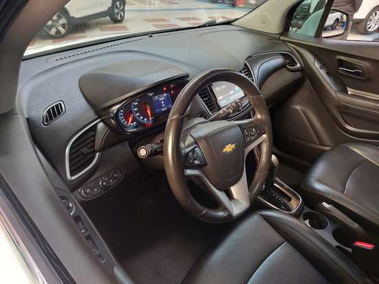 CHEVROLET-TRACKER-2017