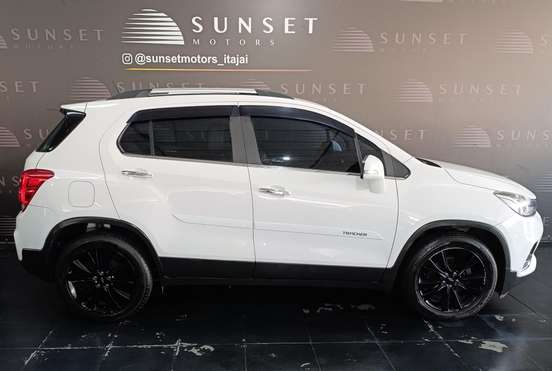 CHEVROLET-TRACKER-2018