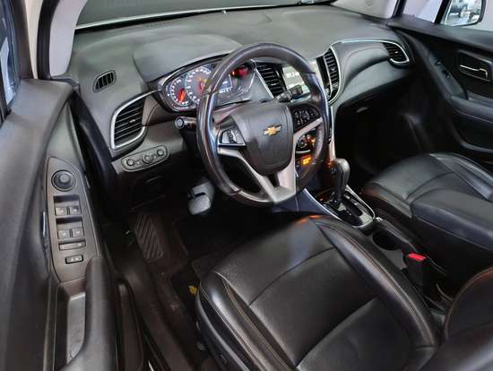 CHEVROLET-TRACKER-2018