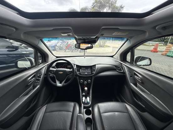 CHEVROLET-TRACKER-2017