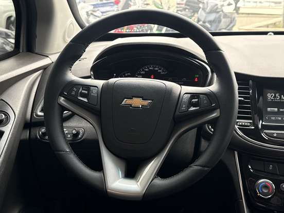 CHEVROLET-TRACKER-2017