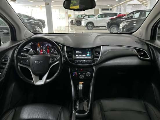 CHEVROLET-TRACKER-2018