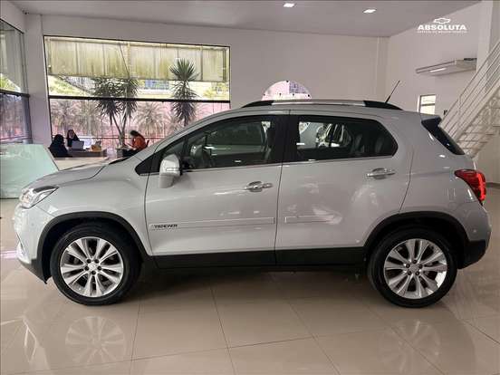 CHEVROLET-TRACKER-2019