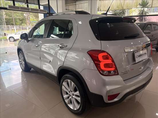 CHEVROLET-TRACKER-2019