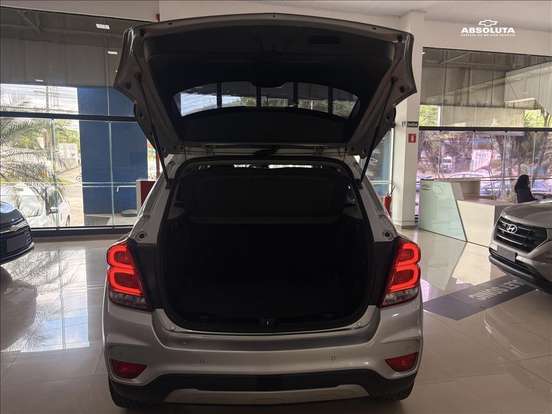 CHEVROLET-TRACKER-2019