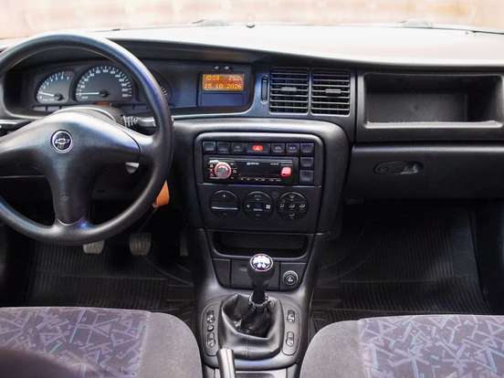 CHEVROLET-VECTRA-2.0 MPFI GLS 8V GASOLINA 4P MANUAL CHEVROLET-VECTRA-1997