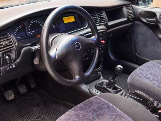 CHEVROLET-VECTRA-2.0 MPFI GLS 8V GASOLINA 4P MANUAL CHEVROLET-VECTRA-1997
