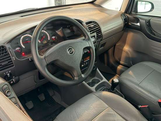 CHEVROLET-ZAFIRA-2010