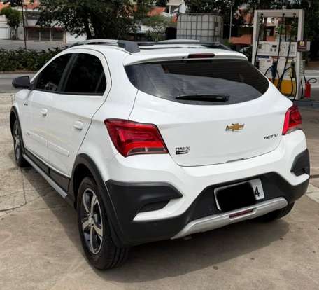 CHEVROLET-ONIX-2018