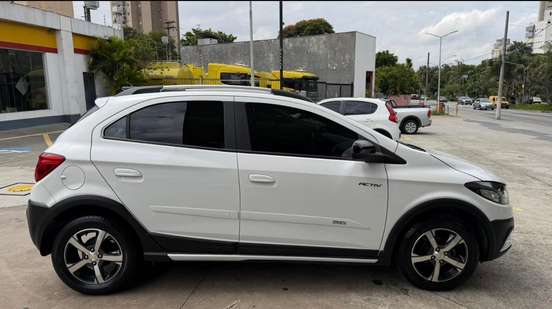 CHEVROLET-ONIX-2018