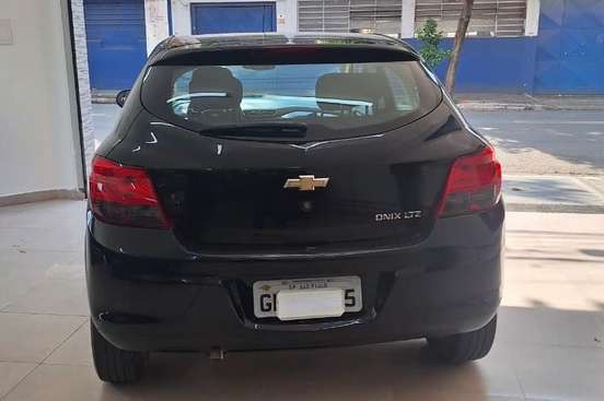 CHEVROLET-ONIX-2016