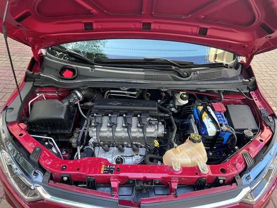 CHEVROLET-ONIX-2018