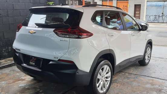 CHEVROLET-TRACKER-2023