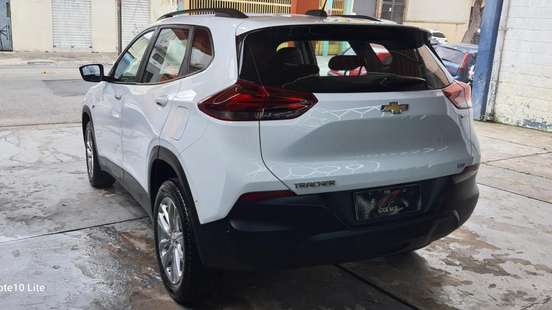 CHEVROLET-TRACKER-2023
