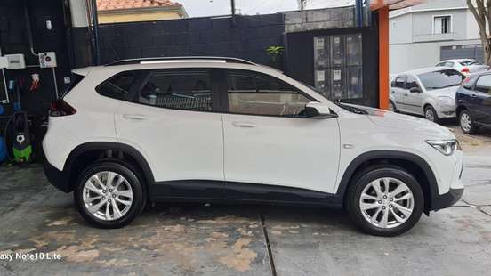CHEVROLET-TRACKER-2023