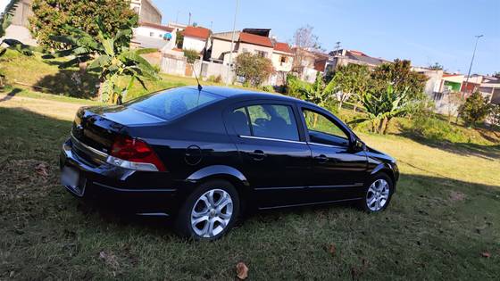 CHEVROLET VECTRA 2.0 MPFI ELEGANCE 8V 140CV FLEX 4P MANUAL