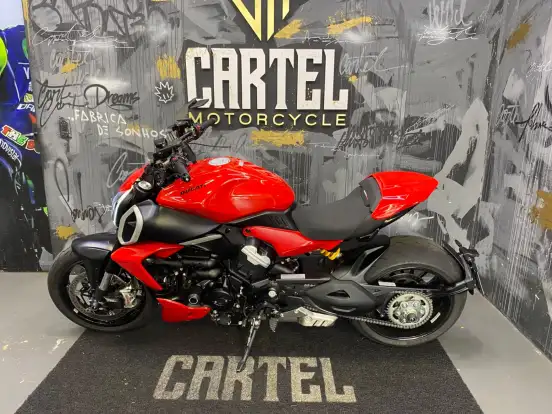 DUCATI-DIAVEL V4-2025