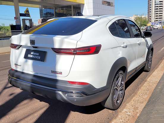 FIAT-FASTBACK-2024