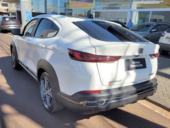 FIAT-FASTBACK-2024