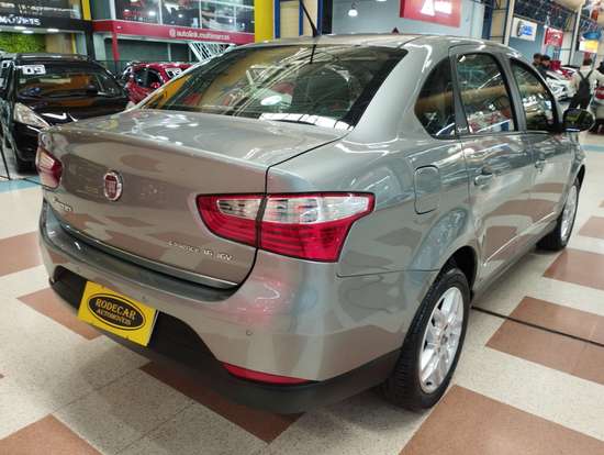 FIAT-GRAND SIENA-1.6 MPI ESSENCE 16V FLEX 4P AUTOMATIZADO FIAT-GRAND SIENA-2015