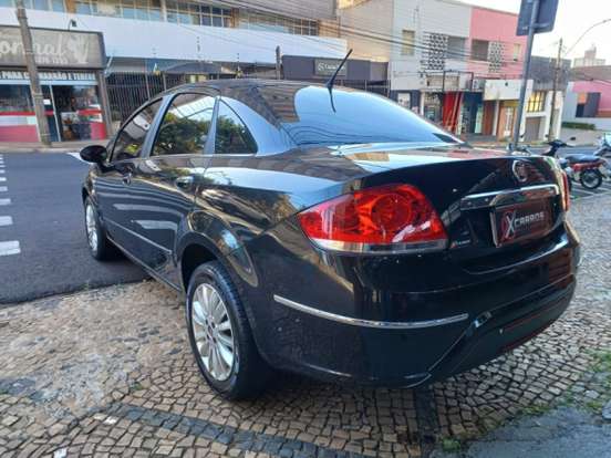 FIAT-LINEA-1.8 ESSENCE 16V FLEX 4P AUTOMATIZADO FIAT-LINEA-2014