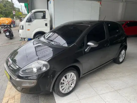 FIAT-PUNTO-2015