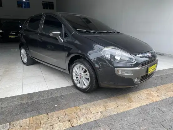 FIAT-PUNTO-1.6 ESSENCE 16V FLEX 4P AUTOMATIZADO FIAT-PUNTO-2015