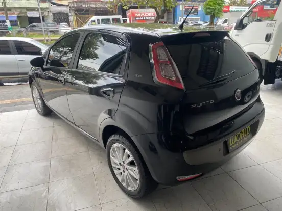 FIAT-PUNTO-1.6 ESSENCE 16V FLEX 4P AUTOMATIZADO FIAT-PUNTO-2015