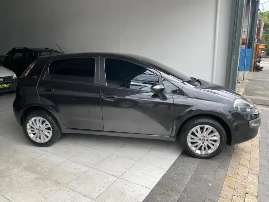 FIAT-PUNTO-2015