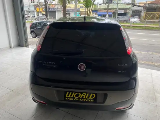 FIAT-PUNTO-1.6 ESSENCE 16V FLEX 4P AUTOMATIZADO FIAT-PUNTO-2015