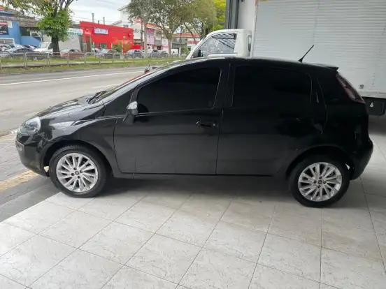 FIAT-PUNTO-2015
