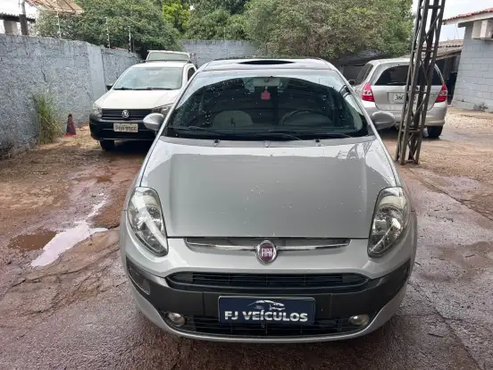 FIAT-PUNTO-1.6 ESSENCE 16V FLEX 4P AUTOMATIZADO FIAT-PUNTO-2013