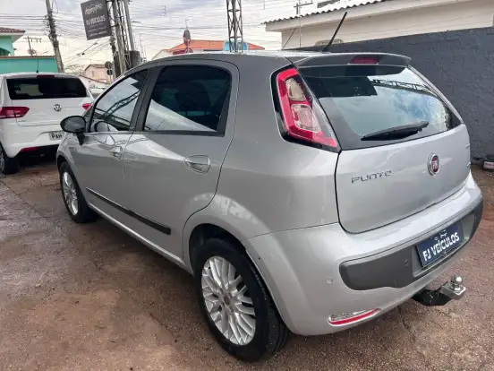 FIAT-PUNTO-1.6 ESSENCE 16V FLEX 4P AUTOMATIZADO FIAT-PUNTO-2013