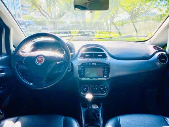 FIAT-PUNTO-2014