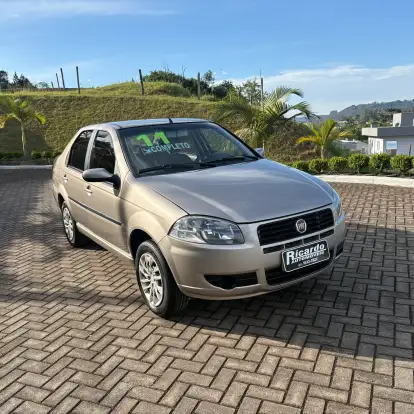 FIAT-SIENA-2010