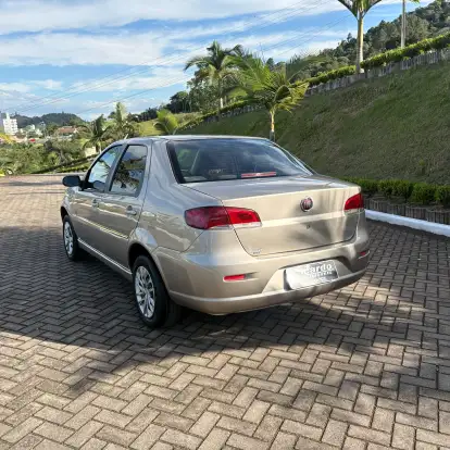 FIAT-SIENA-2010