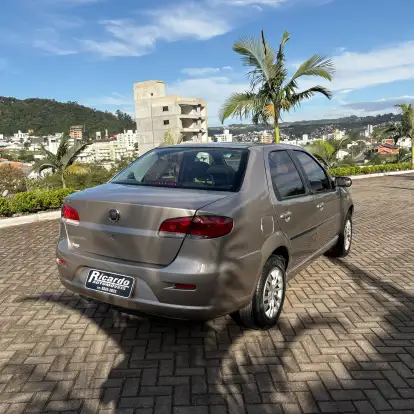 FIAT-SIENA-2010