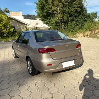 FIAT-SIENA-2010