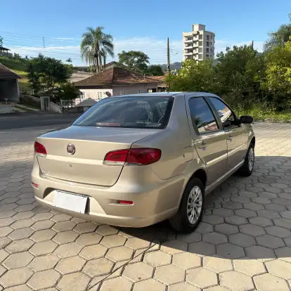 FIAT-SIENA-2010
