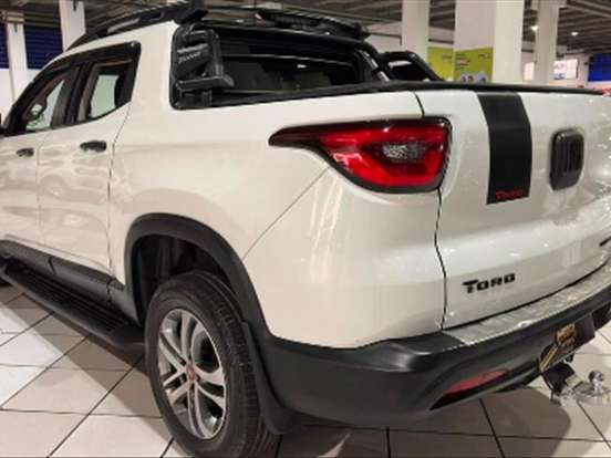 FIAT-TORO-1.8 16V EVO FLEX FREEDOM OPEN EDITION AT6 FIAT-TORO-2016