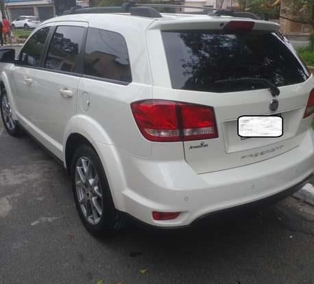 FIAT-FREEMONT-2.4 PRECISION 16V GASOLINA 4P AUTOMÁTICO FIAT-FREEMONT-2014