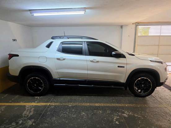 FIAT-TORO-2.0 16V TURBO DIESEL ULTRA 4WD AT9 FIAT-TORO-2023
